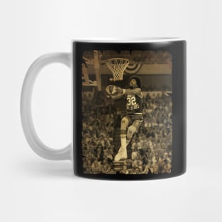 Julius Erving - Vintage Design Of Basketball Mug